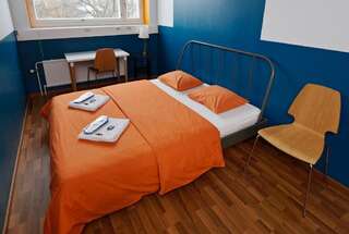 Хостелы CheapSleep Hostel Helsinki Хельсинки Двухместный номер с 1 кроватью и общей ванной комнатой-9